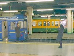 $B8r8_$K<L??$r;#$j9g$&<c$$%+%C%W%k(B