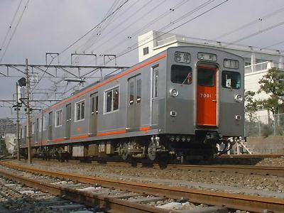 e a 11 7001