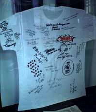 T-SHIRT
