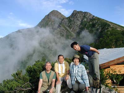 塩見小屋より塩見岳北面