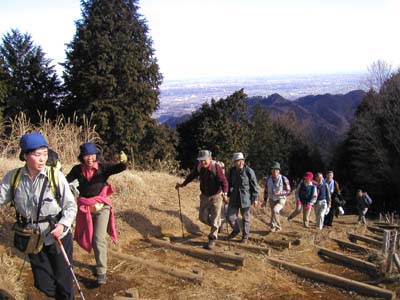 �i�M�R�͖ڑO