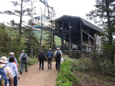 �̒r�ւ̃S���h�����[�v�E�F�C