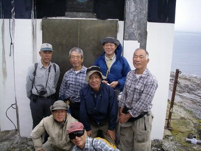 �m��������