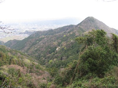 �h���R��O����啽�R��]�ށB���������ɉ~����������B