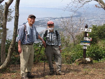 ���h���R�B�w�i�͏��Í`�t��