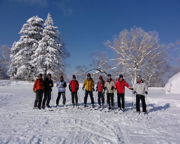 �V��̍~������2��20���A�k�̕�S���h������w���΁@�X�S�O����