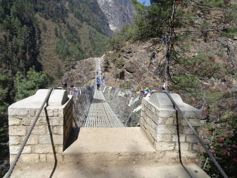 吊り橋から急登へ